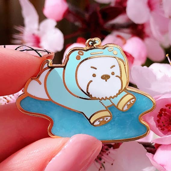 McDuff Froggy Raincoat Pin for wholesale by Rainylune