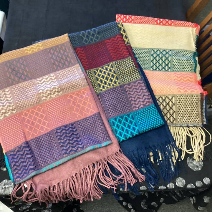 World Peaces - Wholesale Winter Accessory Set - Women's - DEEPLY DISCOUNTED Cozy Women's Winterwear Alpaca Bundle4