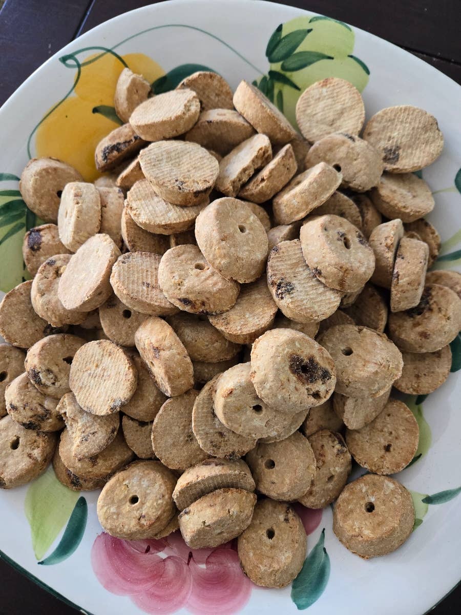 Alaska's Bakery – wholesale Kex - Hund – Ekologiskt vetefritt havregryn Date Dog Kex Bulk 6.7 lbs.1