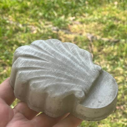Backyard Stone Art - Wholesale Plant Pot - Clam Shell Concrete Garden Pot holders Planter Feet Risers