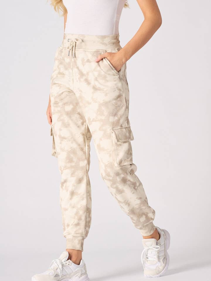 Camo CARGO Joggingbyxor - TIE DYE för wholesale av JMOJO UK Limited