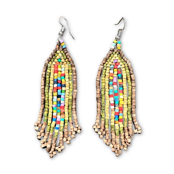 Ultra lette frynseøreringe med farverige perler for engroshandel hos Los Colores de la Tierra