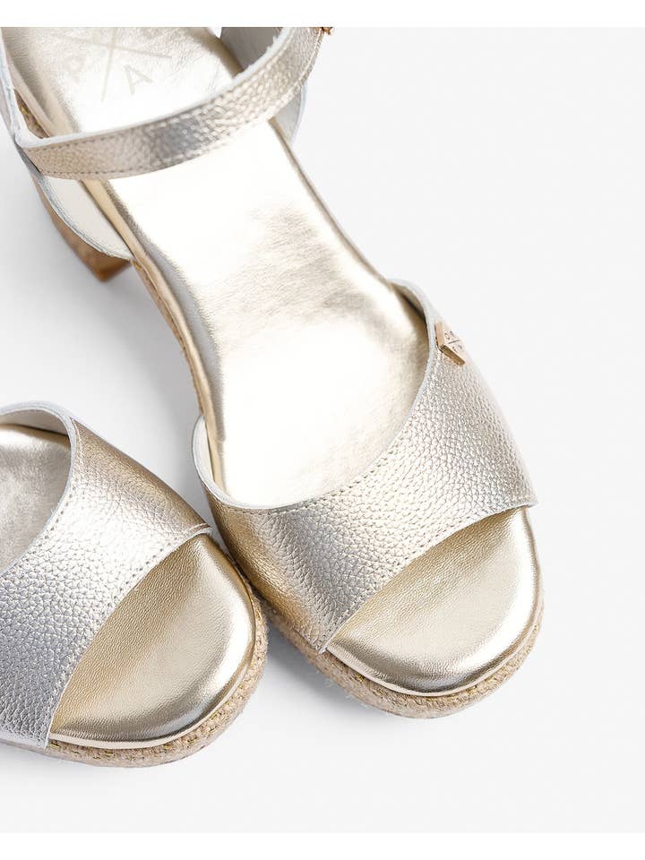 POPA - Wholesale Platform Heels - Women's - Daira Gold Laminated Galaxy Sandal7