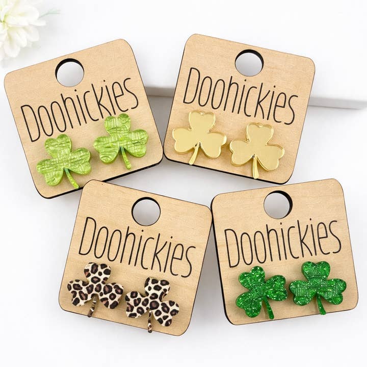 15mm Heldige Kløver Ørestikker - Sankt Patricks Dag Øreringe for engroshandel hos Doohickies
