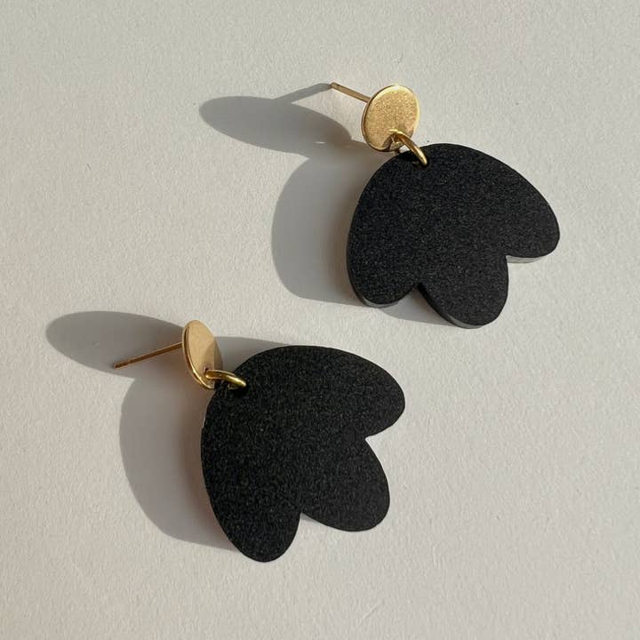 Mingled - Vente Boucles d'oreilles pendantes - Bloom - Boucles d'oreilles pendantes en or et noir3