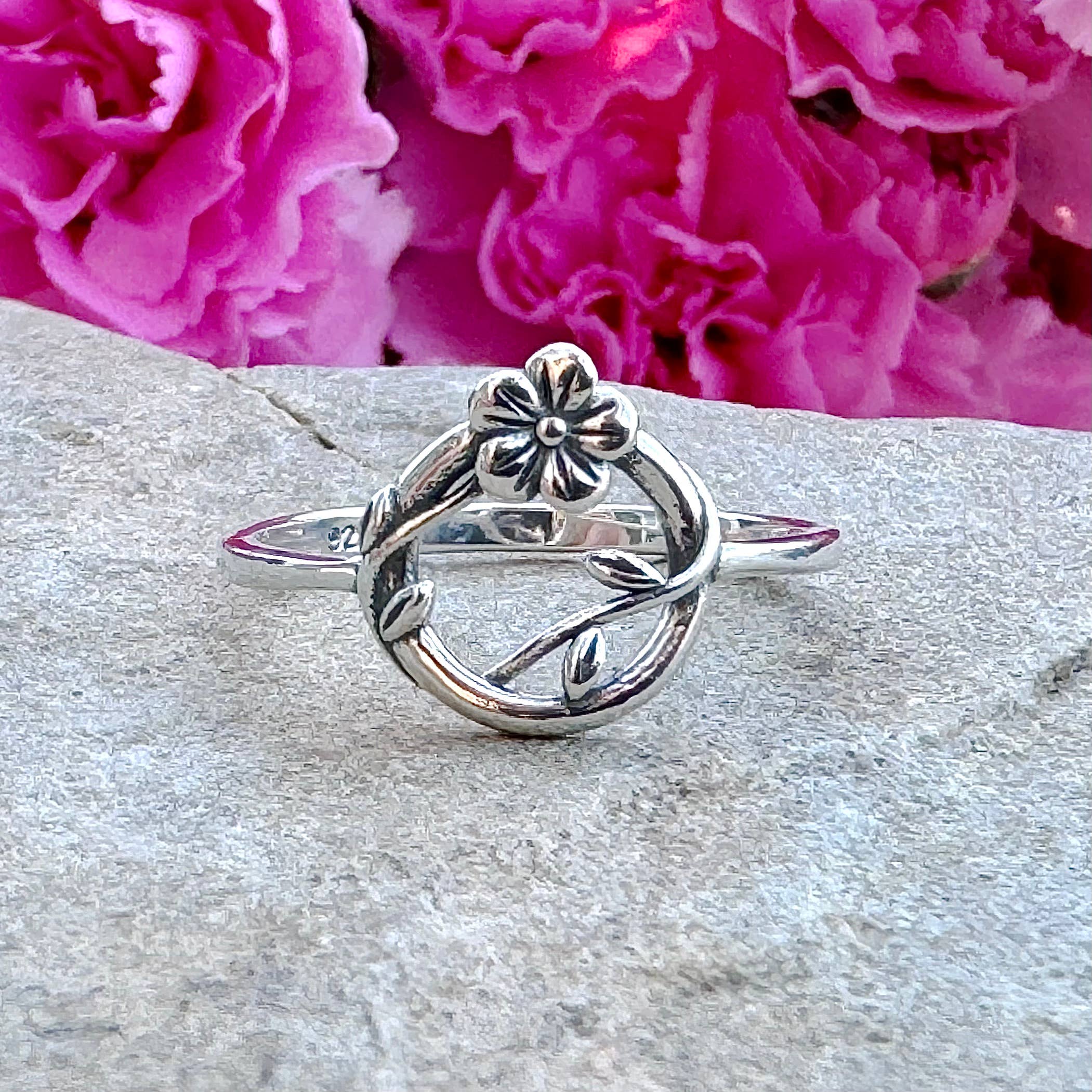 Moonrise Jewelry - Vente Anneau/bague à empiler - Bague ronde en forme de fleur R-991