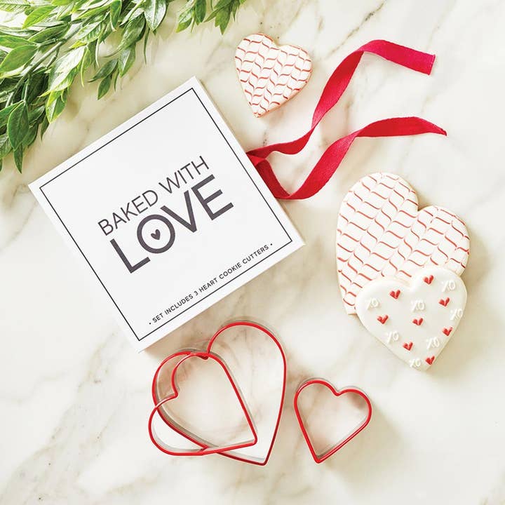 Santa Barbara Design Studio by Creative Brands - Wholesale Cookie Cutter - Heart Cookie Cutter Book Box - Set of 3