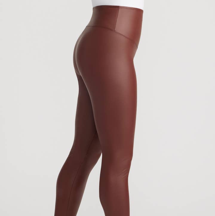 Java Leggings med formgivende kunstlæder for engroshandel på Faire0