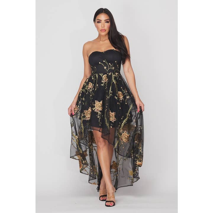 SDD30137 - ROBE LONGUE SANS BRETELLES À ÉPAULES DÉNUDÉES pour la vente par The Sang