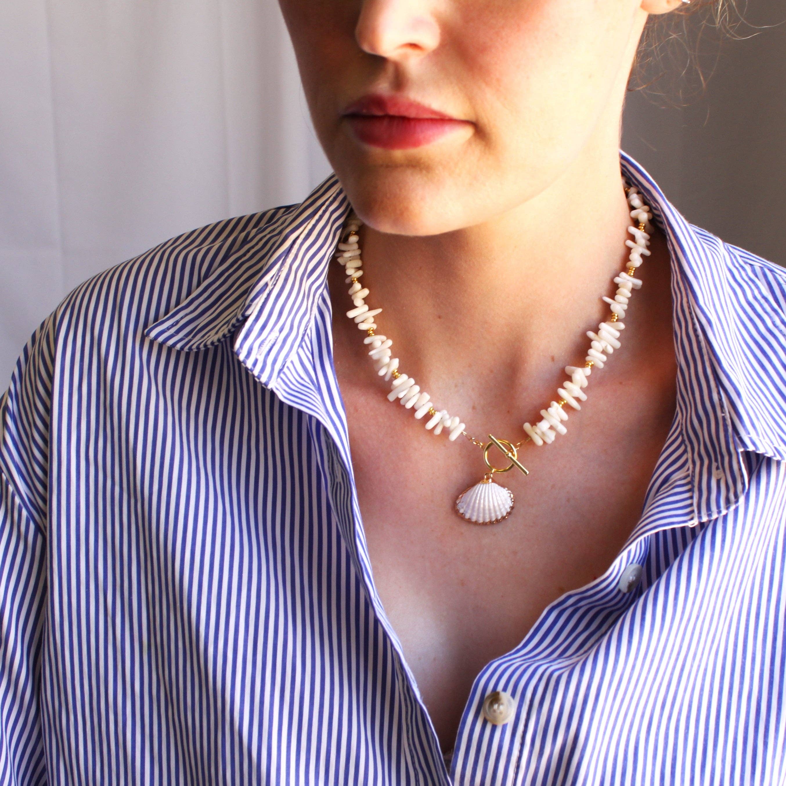 The Silver Wren - Wholesale Beaded/Pearl Necklace - Coastal Shell Charm Necklace – White Coral Chips & Gold Accents1