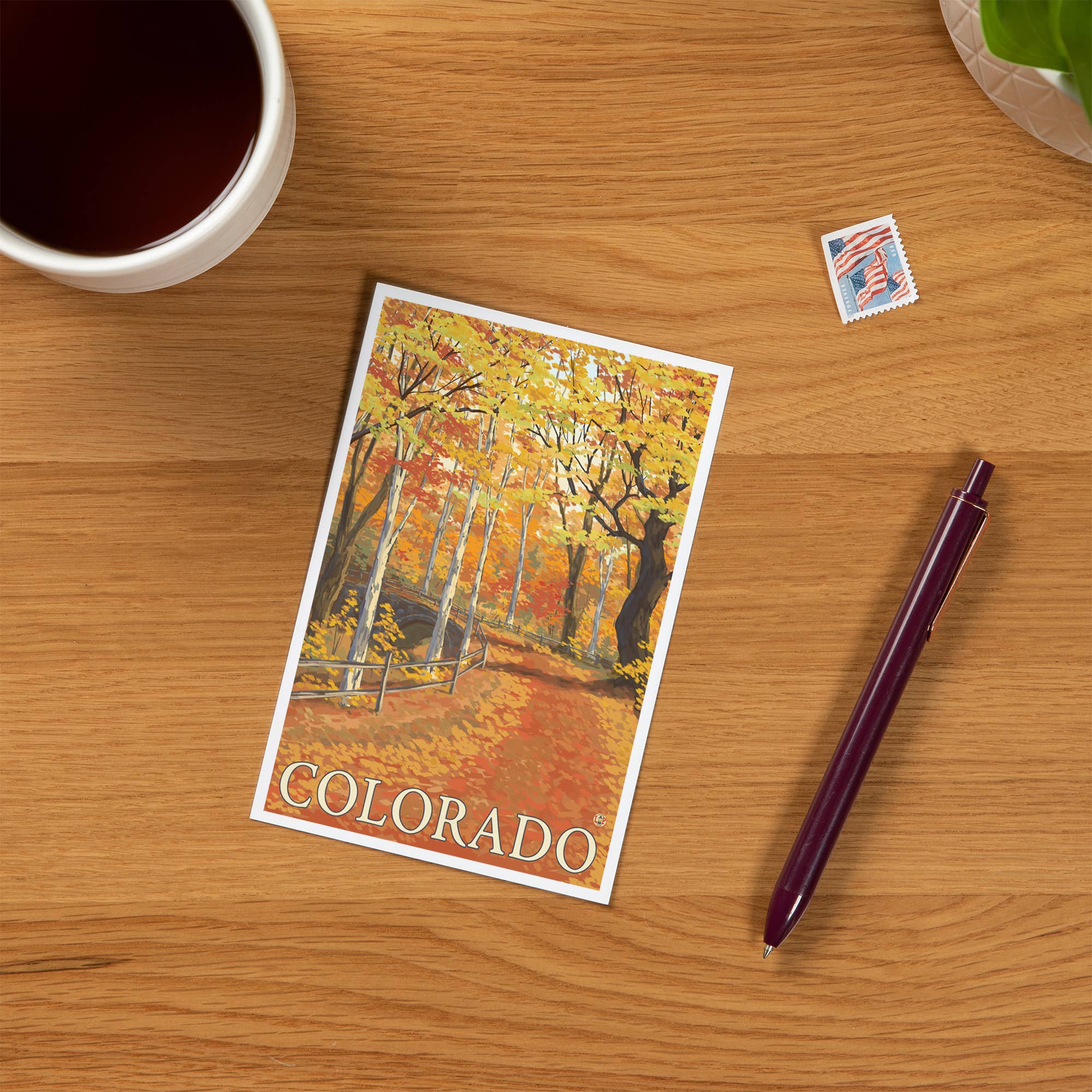 Lantern Press - Venta al por mayor Tarjeta postal - POSTALES PREMIUM Colorado, escena de colores otoñales1