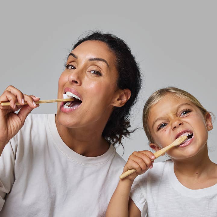 Davids Natural Toothpaste - Wholesale Toothpaste - Davids kids + adults nano-hydroxyapatite premium toothpaste / mild mint / 4 oz