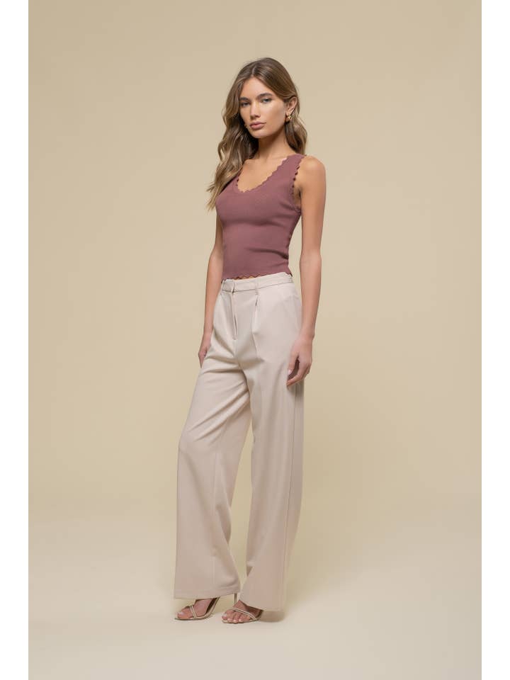 The Workshop Studio – wholesale Stickad topp - Dam – ÄRMLÖS TRÖJA MED KAMMUSSLINGSKANT STICKAD CROP TOP66