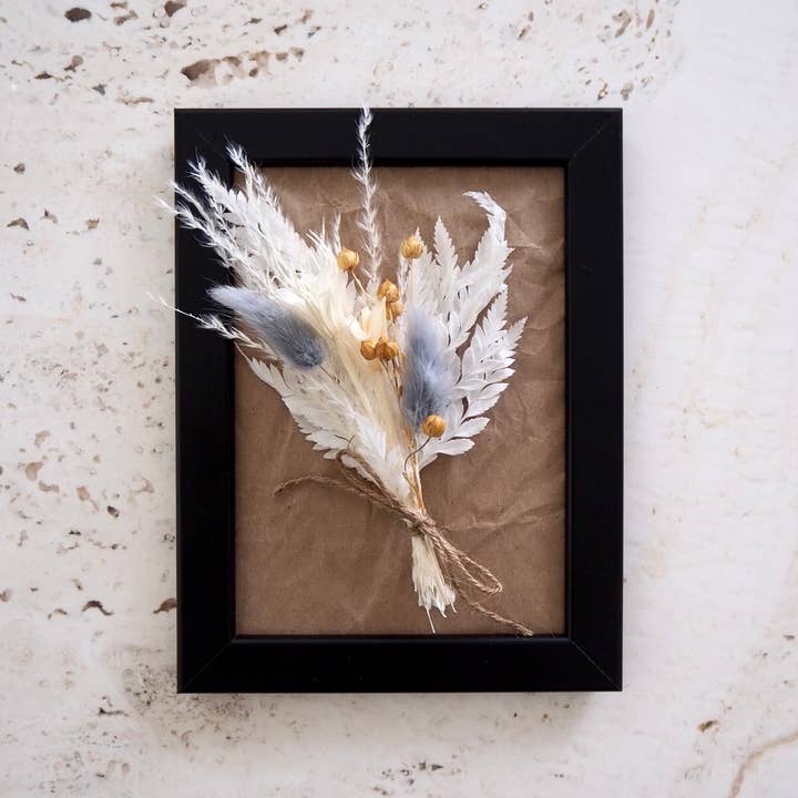 Floweme – Engroshandel Tørrede/pressede blomster – Ramme med tørrede blomster i sort ramme | Blomsterkunst med tørrede blomster4