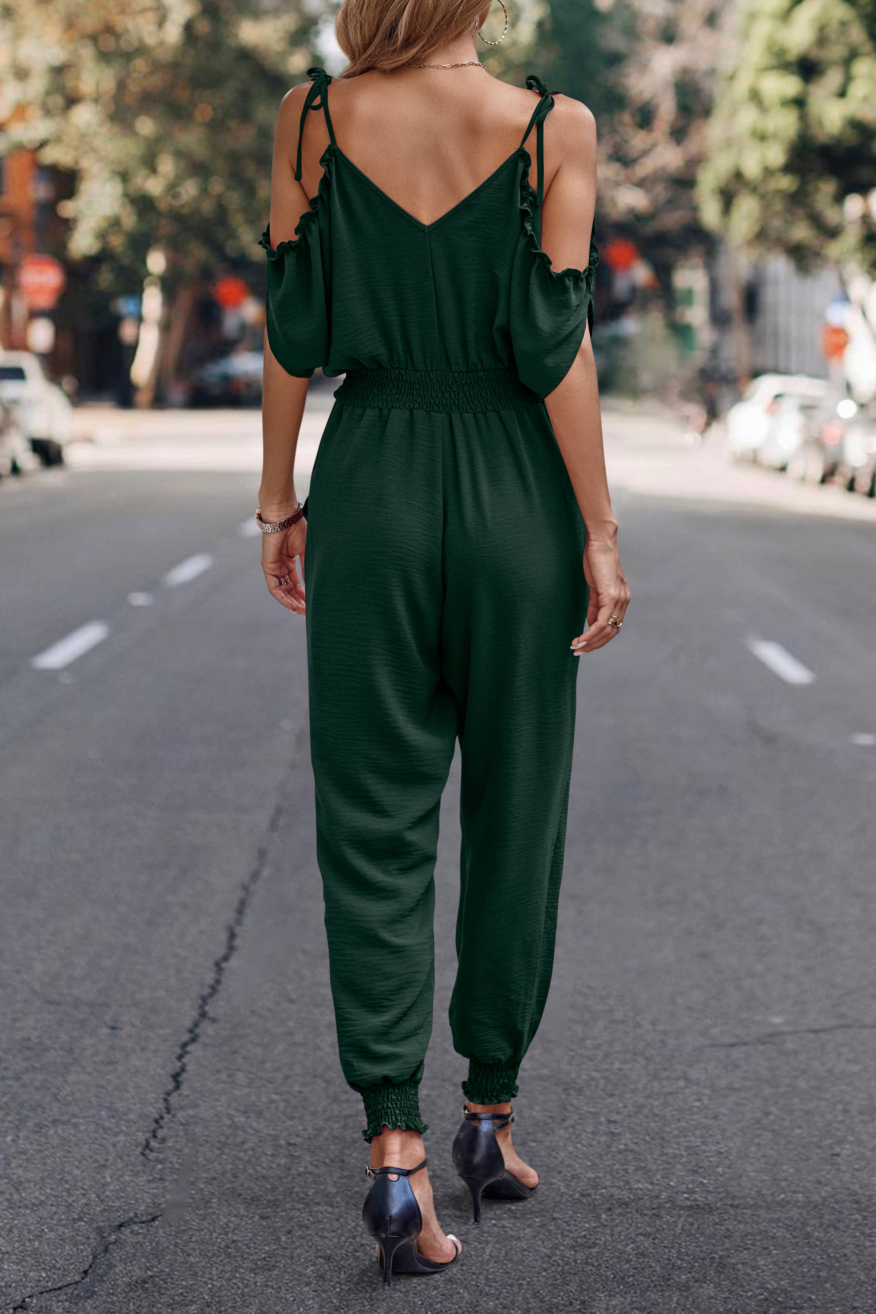 eLook – Großhandel Jumpsuit – Damen – SZ1-J9004 Schulterfreier Wickeloverall mit gesmokter Schulterpartie49