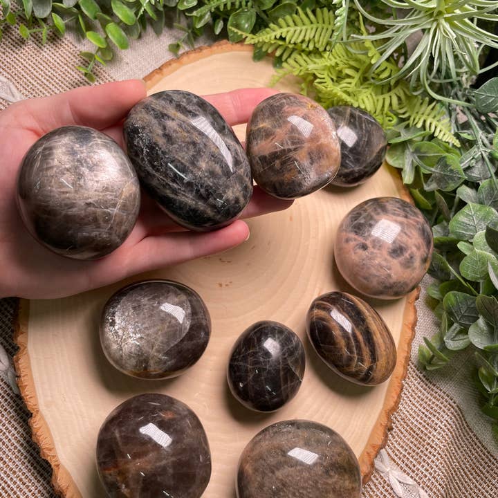 Copper Ashes – wholesale Spiritual stone/crystal – Black Moonstone Palm Stone
