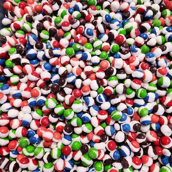 Bær Regnbue Bidder Frysetørret Slik for engroshandel hos Graffiti Snacks LLC