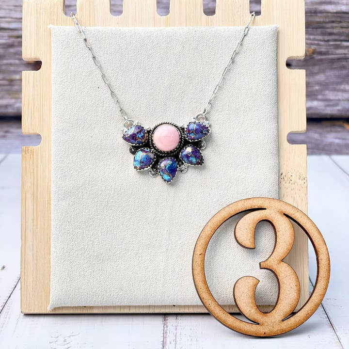 Krush Kandy - Wholesale Pendant/Charm Necklace - Half Queen Conch Flower Chain Pendants