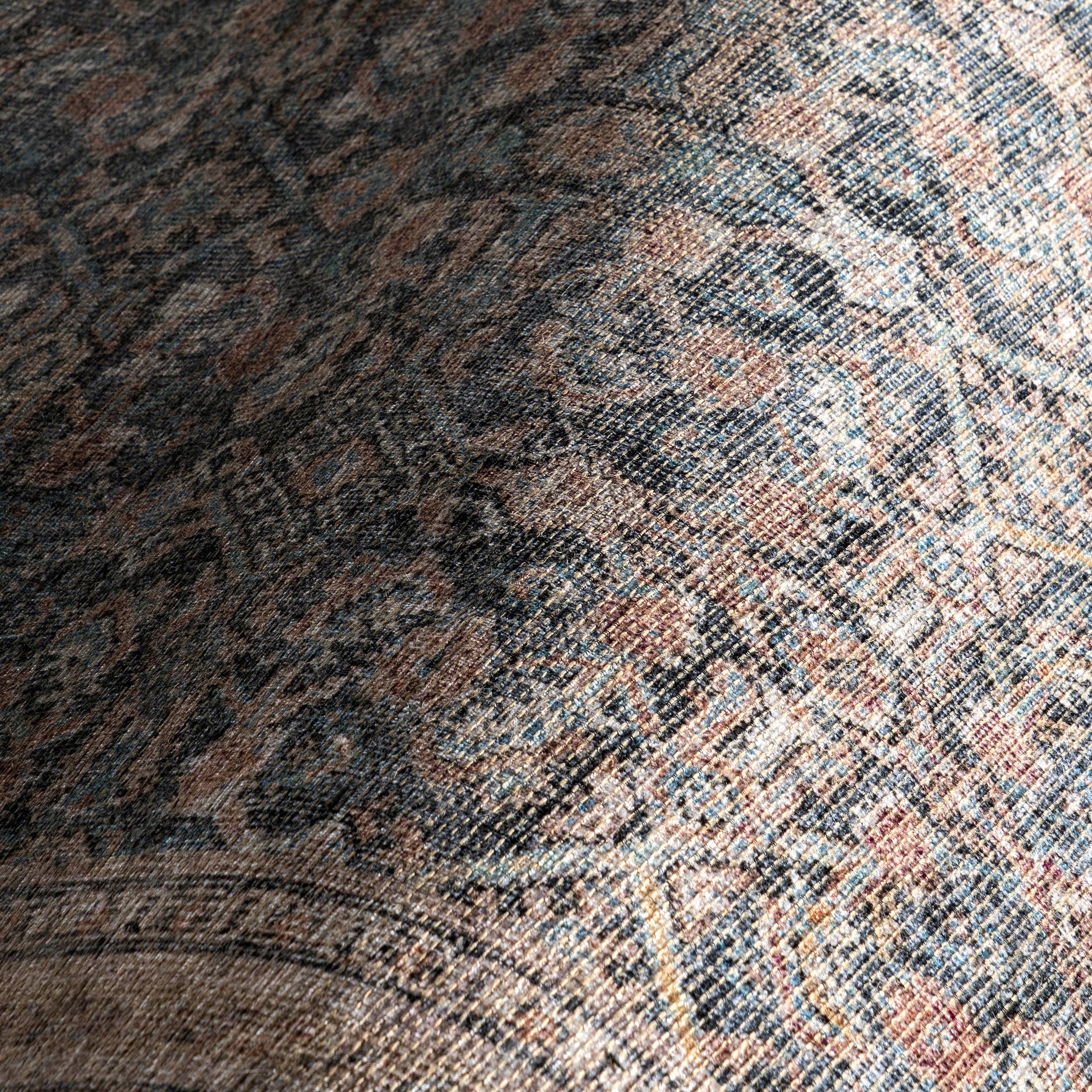 Blue Hillstone Collection Elfrieda Traditional Vintage Medallion Area Rug for wholesale on Faire3