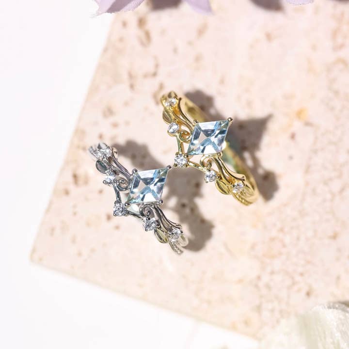 Azura Jewelry – Engroshandel Båndring – Victoriansk Blonde Himmelblå Topasring (Guld)©