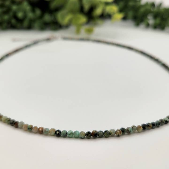 Meraki Gemstones - Vendita all'ingrosso Collane di perline/perle - Collana sfaccettata turchese africana con colore argento, 3mm 3