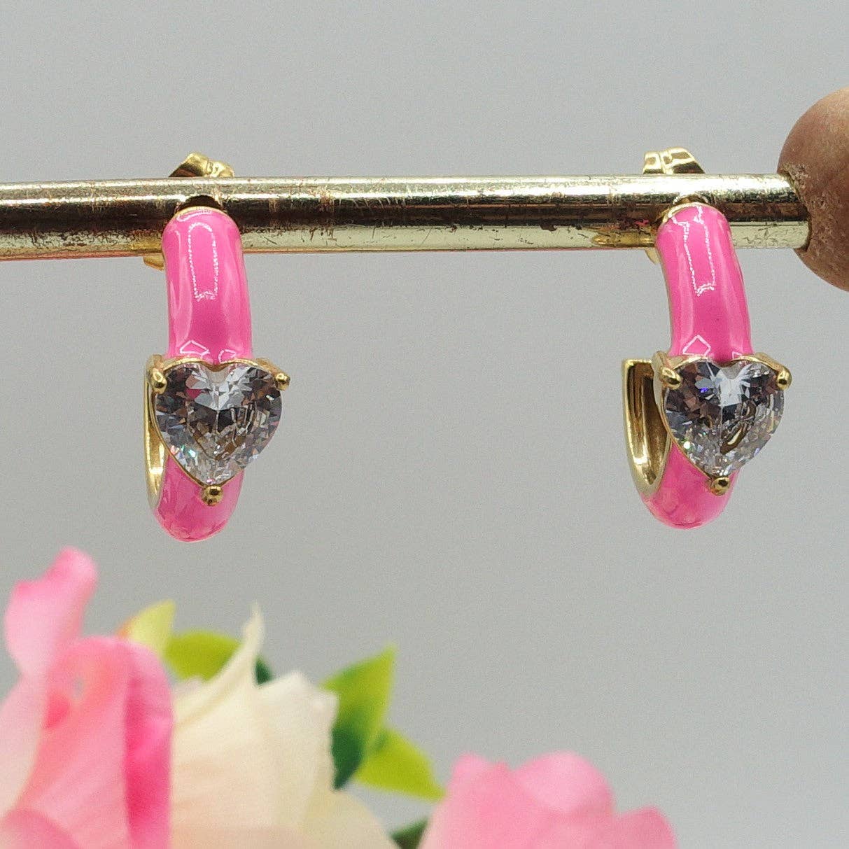 Daemon srls - Venta al por mayor Pendientes de aro pequeños - CHERIE FLUO mini - acero inoxidable - pendientes de aro esmaltados con circonitas cúbicas6