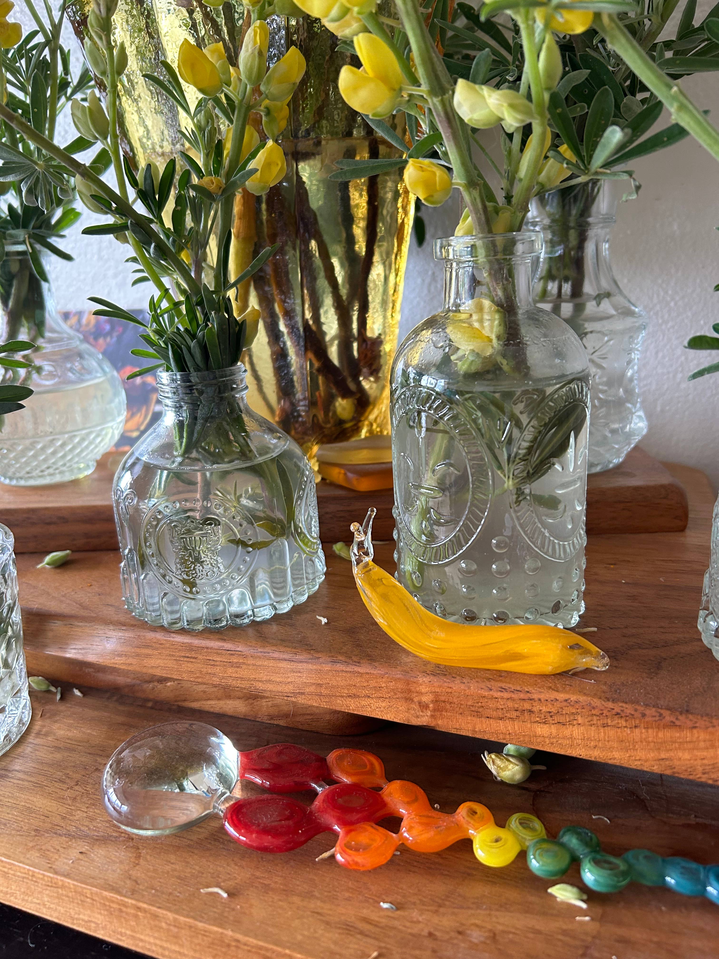 Terrapin Glass Gardens – Engroshandel Pyntefigur – Baby Banana Slug håndskulptureret af massivt glas5