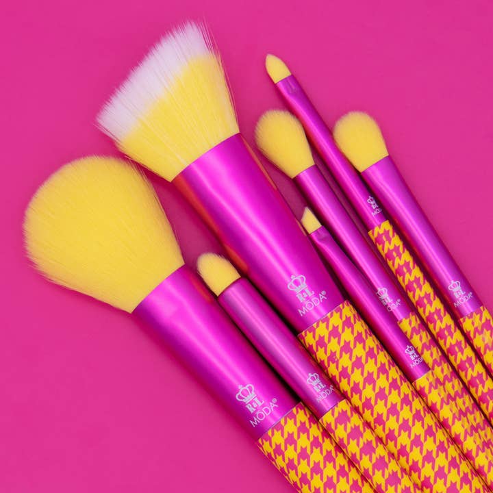 Royal Brush Mfg. Inc. - Wholesale Makeup Brush Set - MŌDA® Keep It Classy Kit, Yellow & Pink1