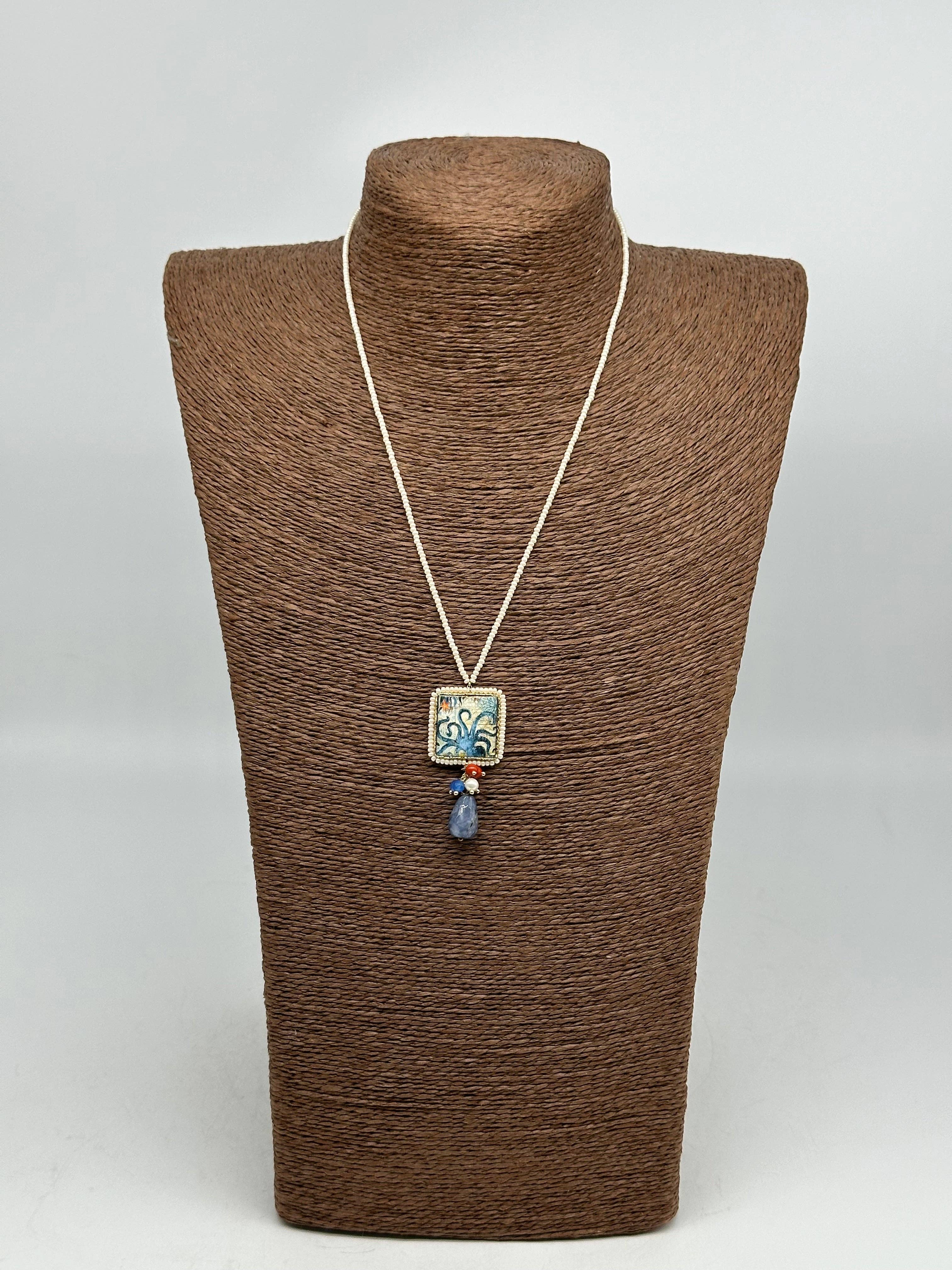 DD Ceramiche Siciliane – wholesale Pendant/charm necklace – Caltagirone Ceramic Tile Necklace, Polipo, white beaded chain0