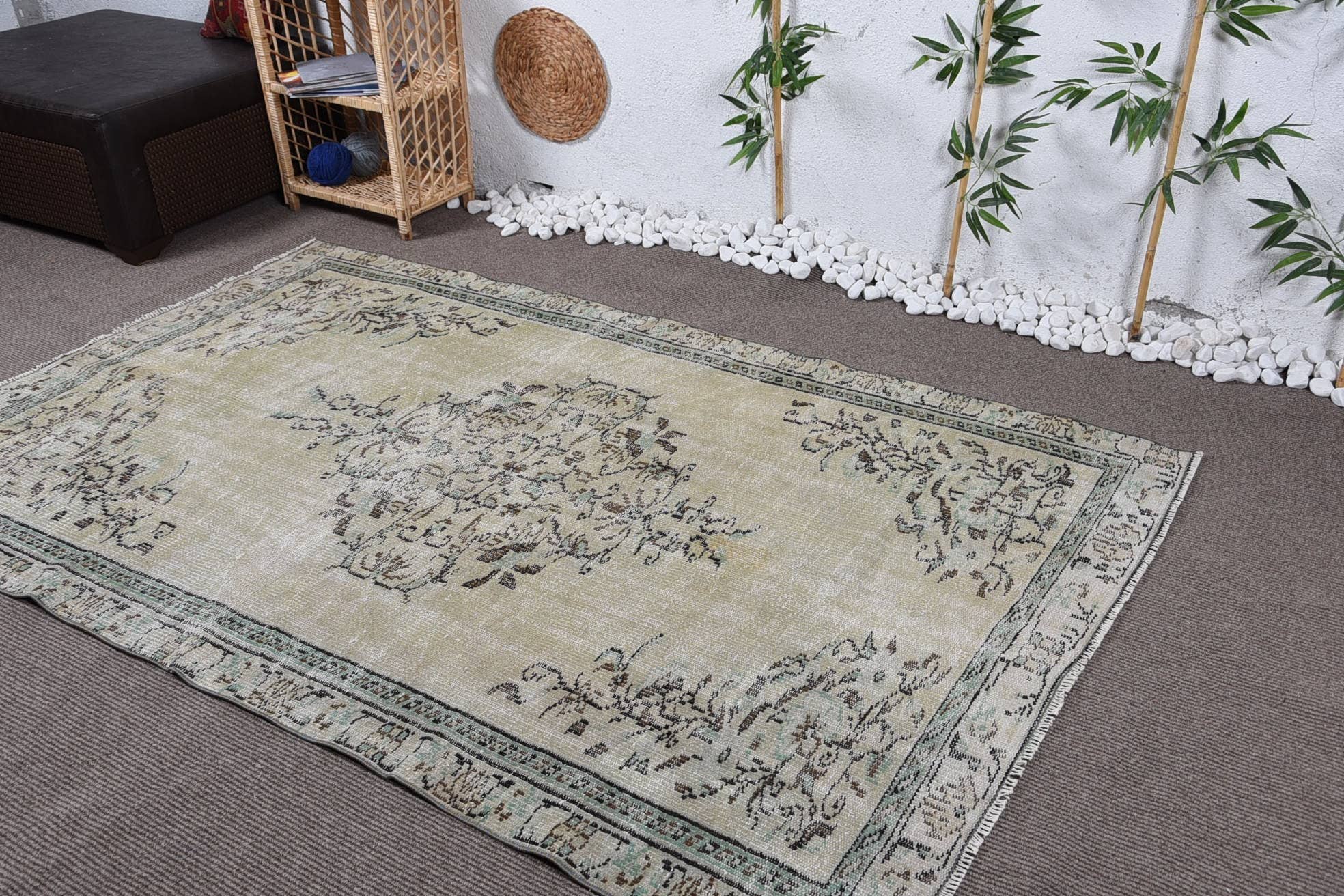 The Loom Wholesale – wholesale Runner rug – Vintage Handmade Wool Floral Rug2