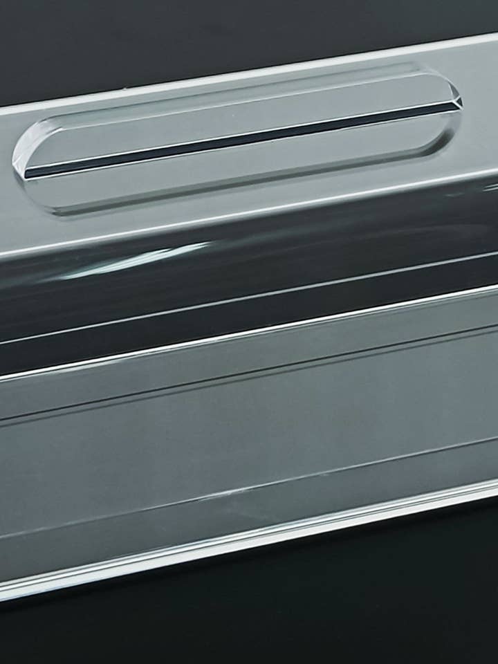 Dôme à gâteau rectangulaire en acrylique avec couvercle pour la vente par DesignStyles Home