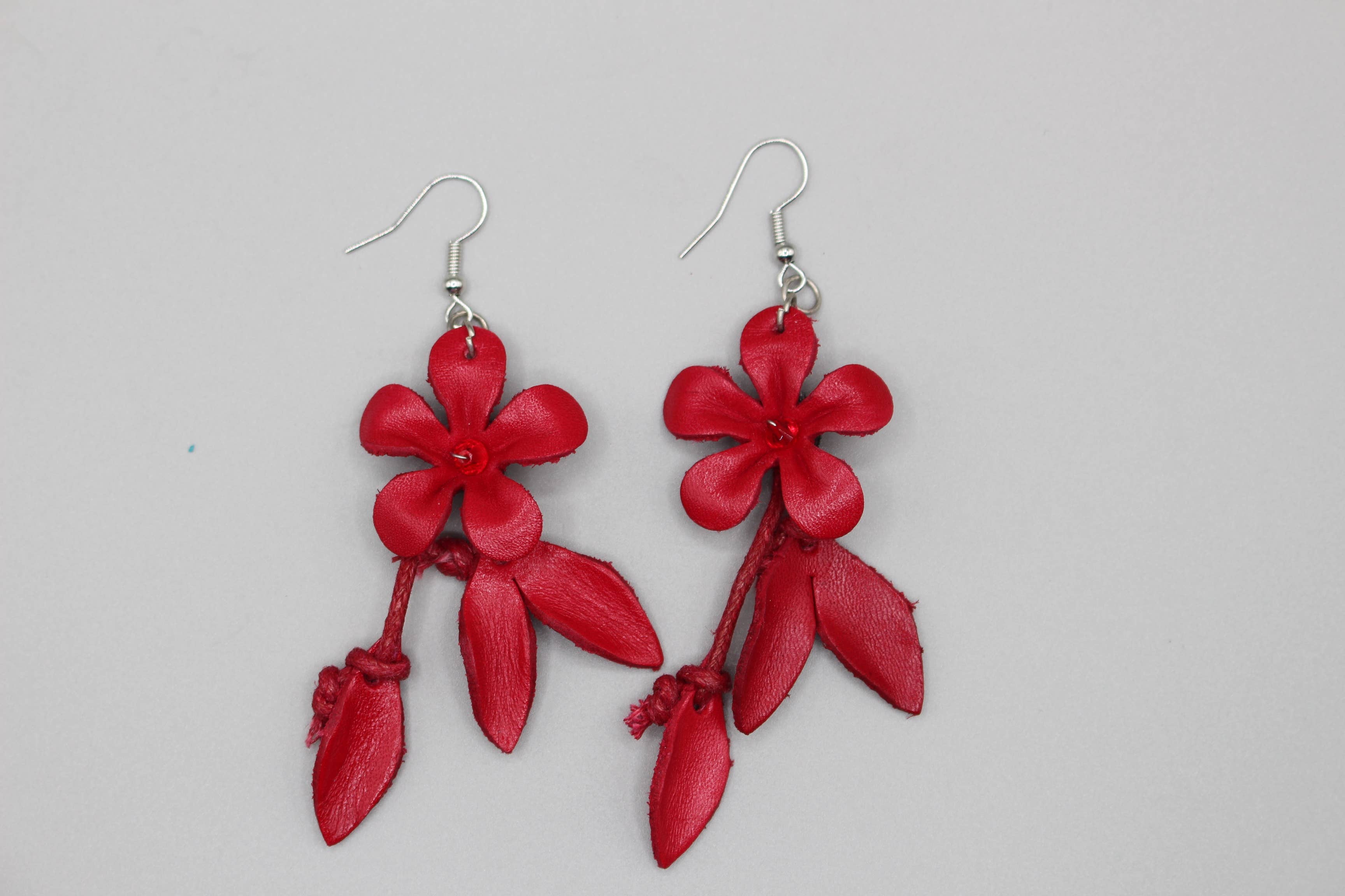 Sunflower Handmade leather inc – Großhandel Ohrhänger – Handgefertigter Blumenohrring aus Leder