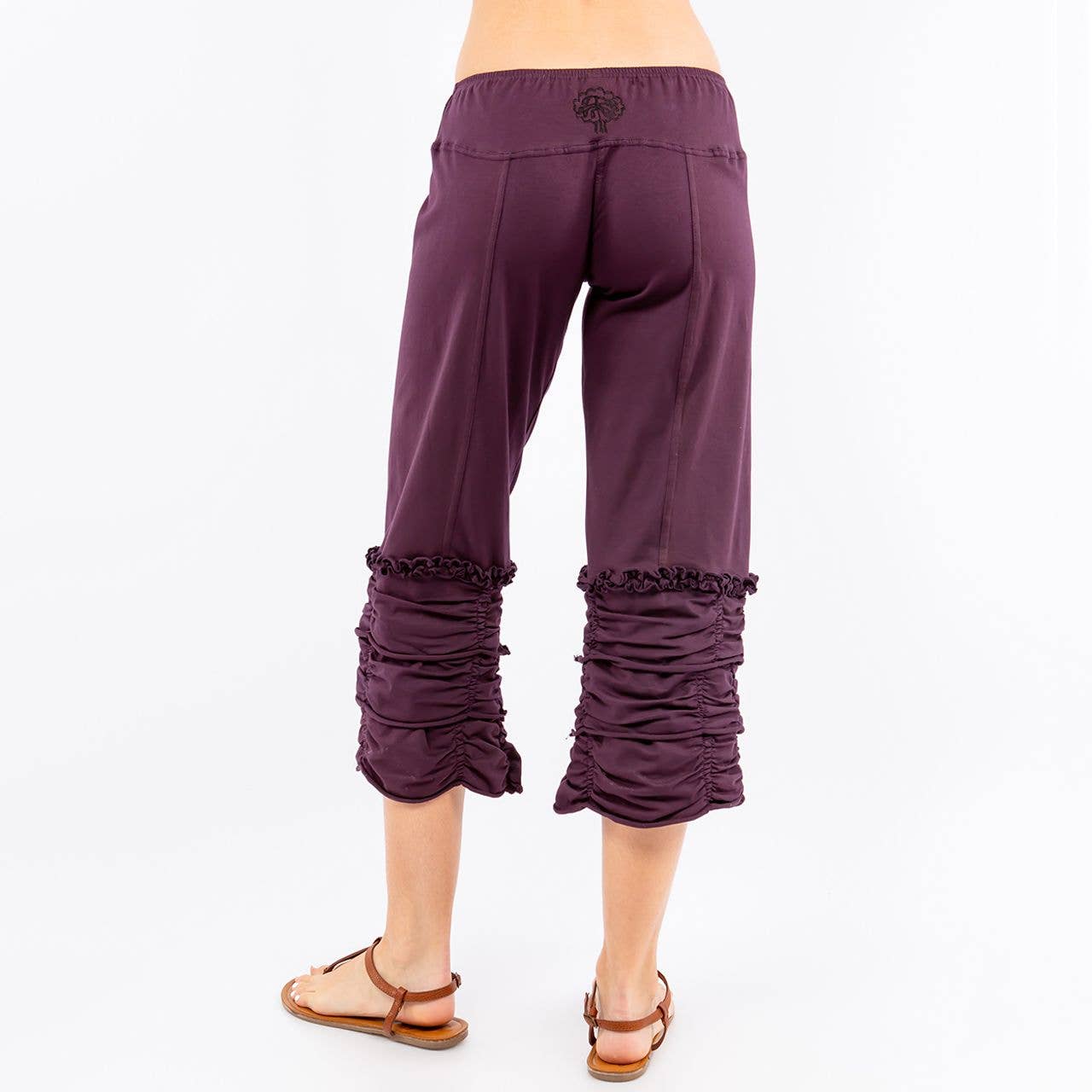 Avatar Imports LLC – wholesale Byxor - Dam – Bomull/Lycra 3/4 Längd Ruffle Byxor5