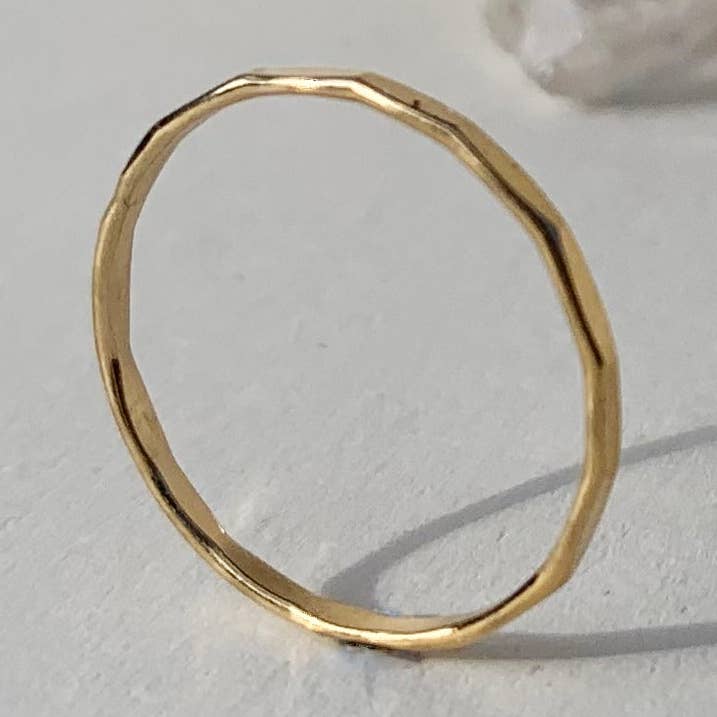 Simpel hamret stabling Ring for engroshandel hos KIŠH Studio