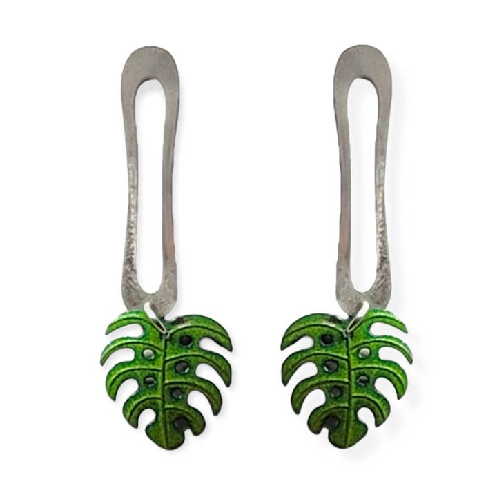 LANGWERPIGE ZILVEREN PAAL MET KLEINE MONSTERA voor wholesale door Beautiful Medusa