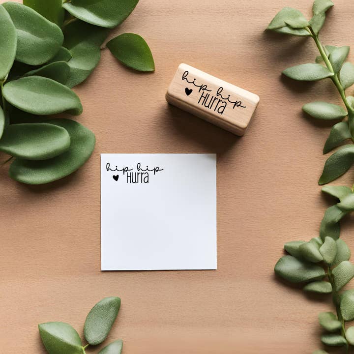Gummistempel „Hip Hip Hurrah“ for engroshandel hos Handmadeshelter