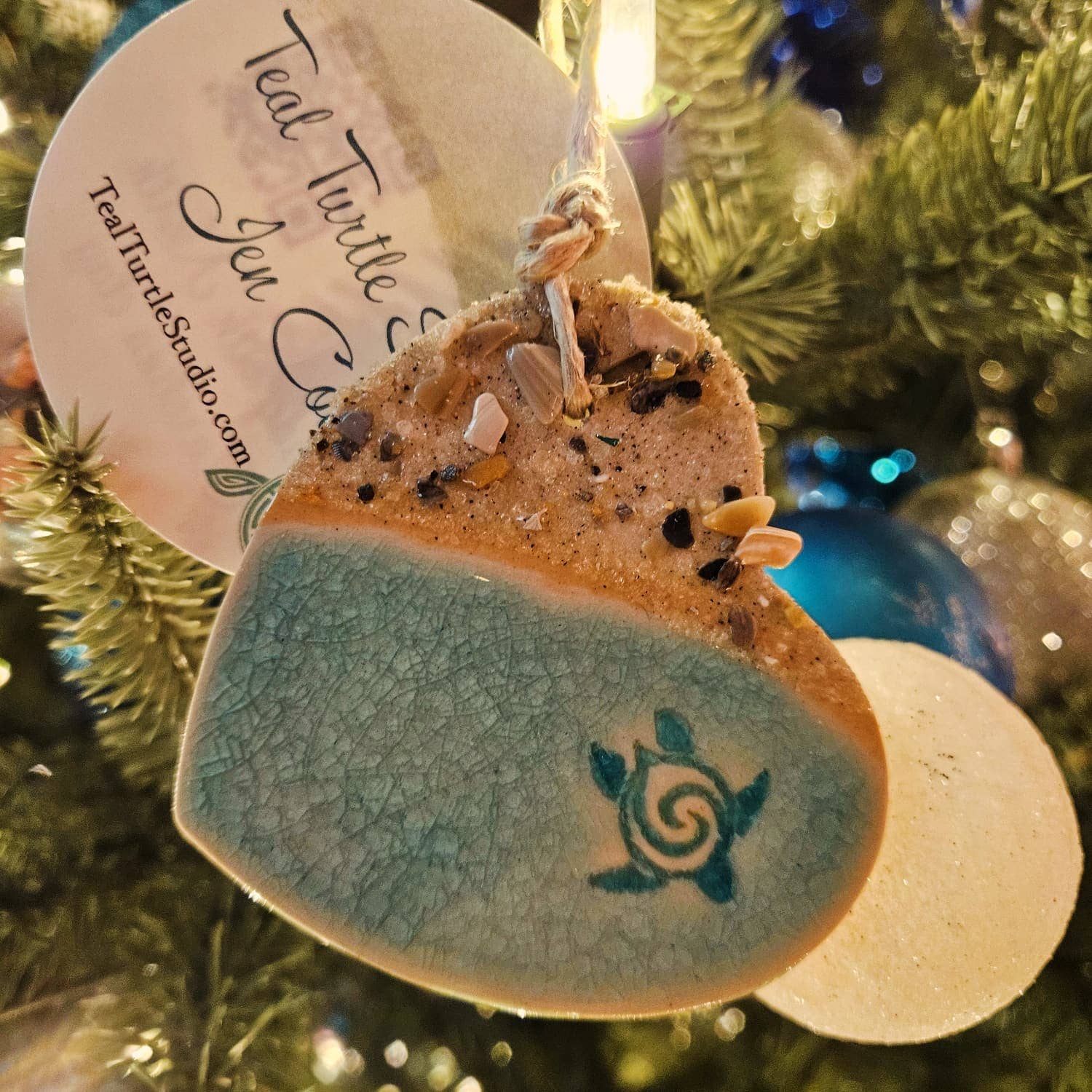 Teal Turtle Studio - Vente Objets de décoration - Décoration en forme de tortue de mer Keep Swimming 
2