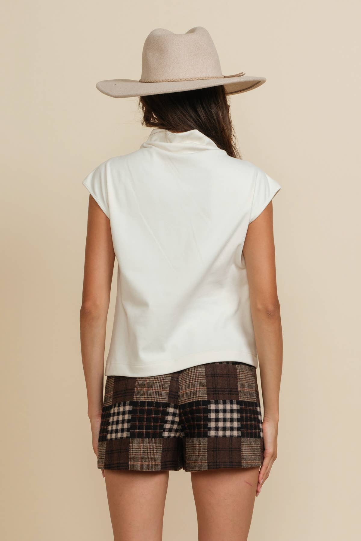 A & SHE – wholesale T-shirt – women's – Essential Soft Touch Brushed Knit Mock Neck Sleeveless Top16