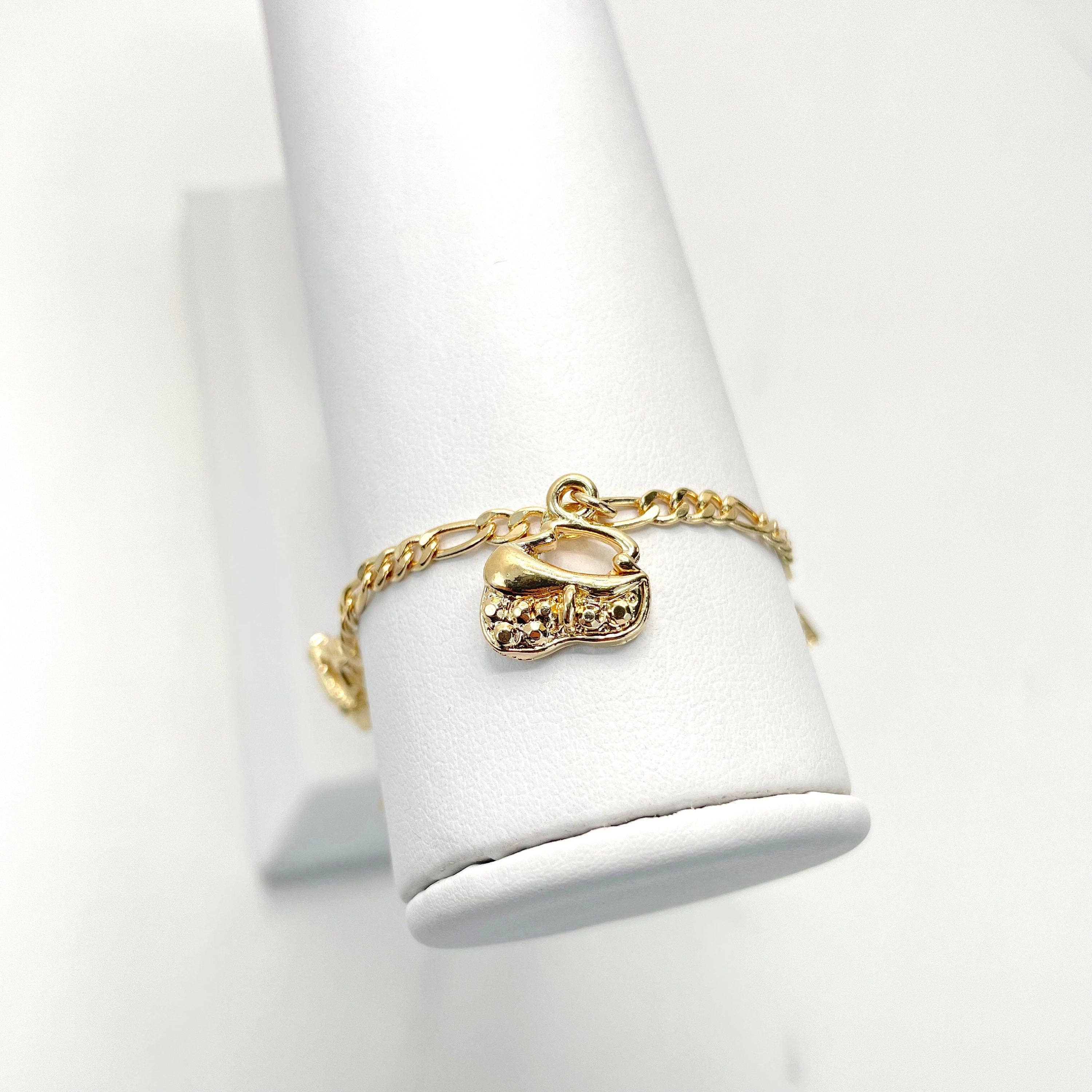 Luxus Accessories – Pulseira com pendente por atacado – Pulseira de encantos com bolsas Figaro preenchidas em ouro 18k2