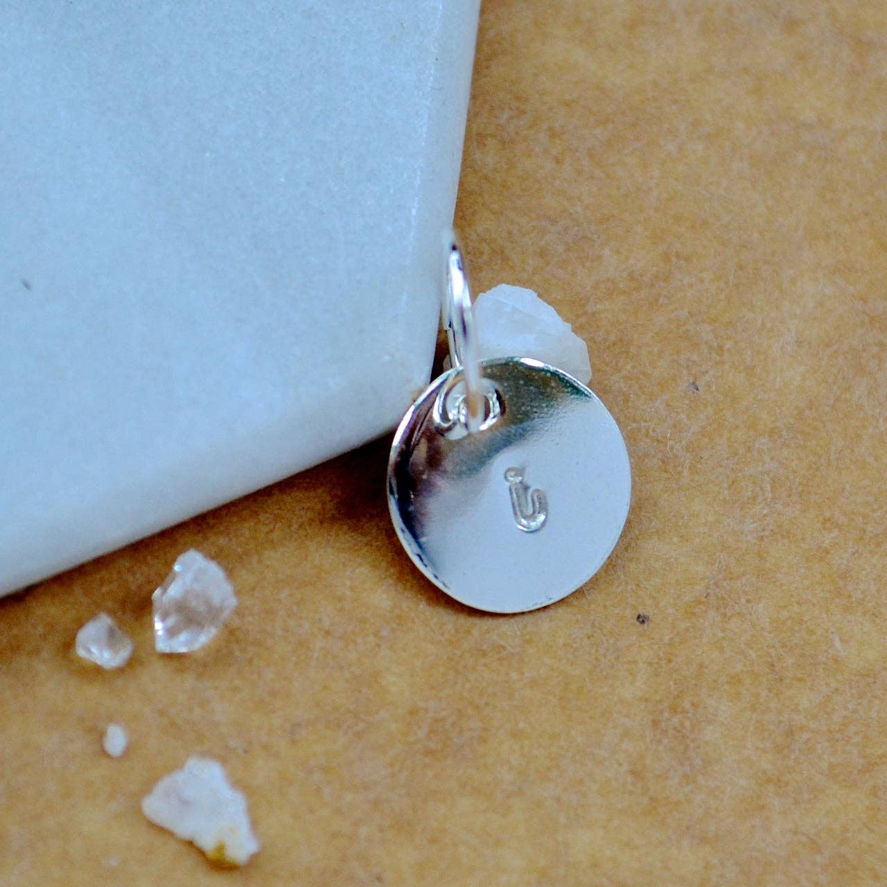 Foamy Wader - Venta al por mayor Abalorios/colgantes individuales - Set de abalorios con letra cursiva en minúscula, con letra cursiva, triple metal34