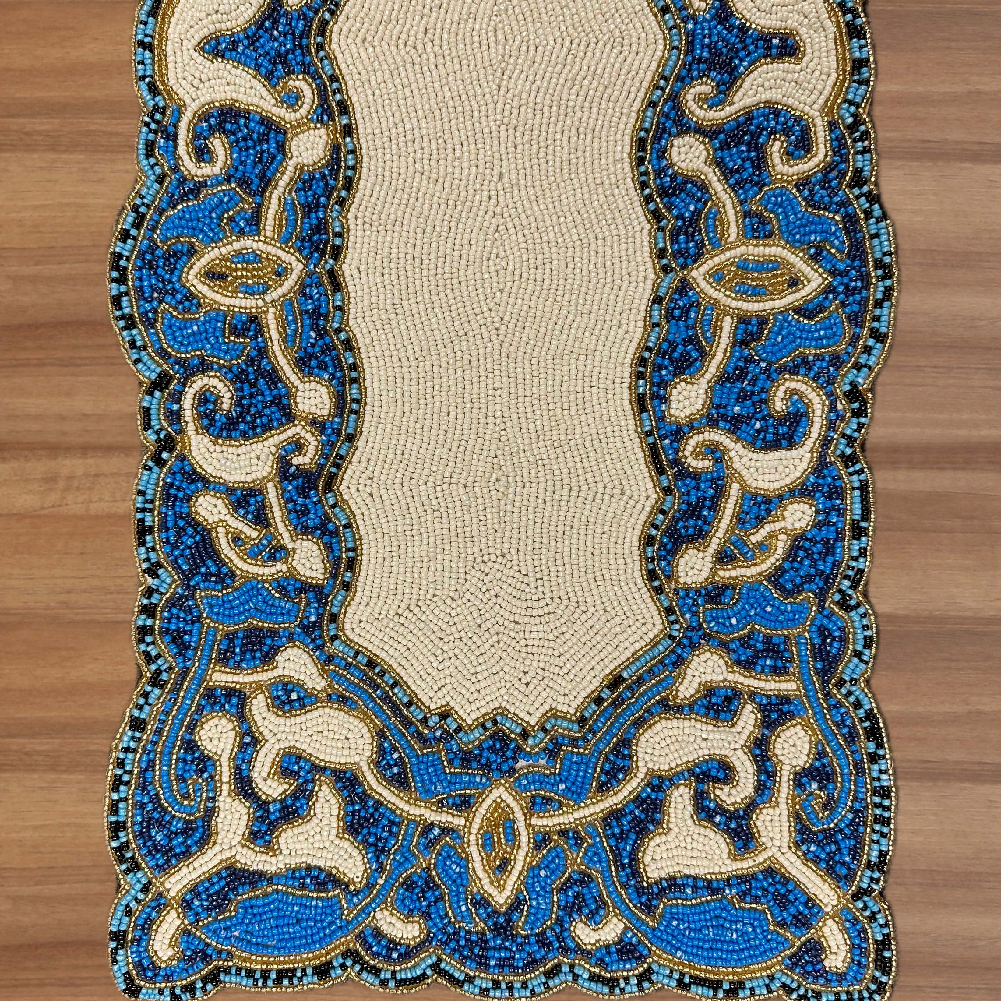 Decozen – Engroshandel Bordløber – Perlebroderet bordløber - Hvid Blå 54" x 13"5