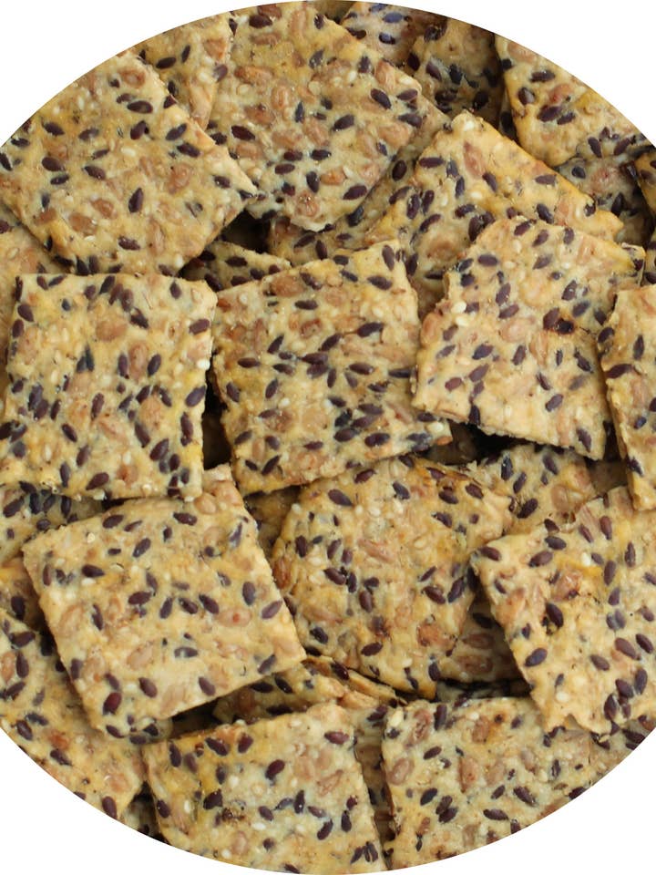 Organic crackers with BBQ grill spices 1 kg for wholesale by Snack & Moi