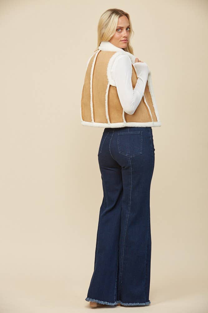 WISTERIA LANE - Wholesale Vest - Dames - CONTRASTEREND SHEARLING VEST 6433 TAN6