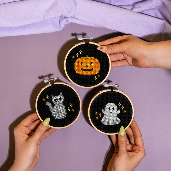 Craft Club - Wholesale Embroidery/cross-stitch supplies - HALLOWEEN MINIS Cross Stitch Kit7