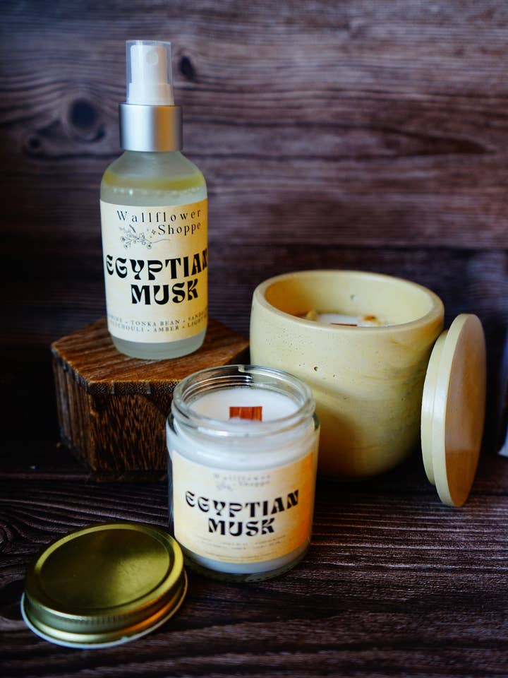 Bougie Miniature Musc Égyptien 4 OZ pour la vente par The Wallflower Shoppe