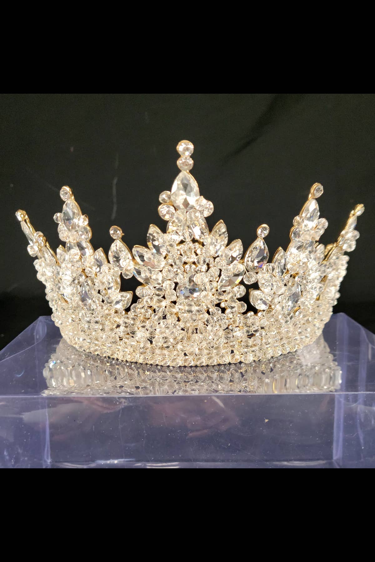 Chicas - Wholesale Tiara - Women's - Beautiful metal tiara with crystal balls and jewels HT97710