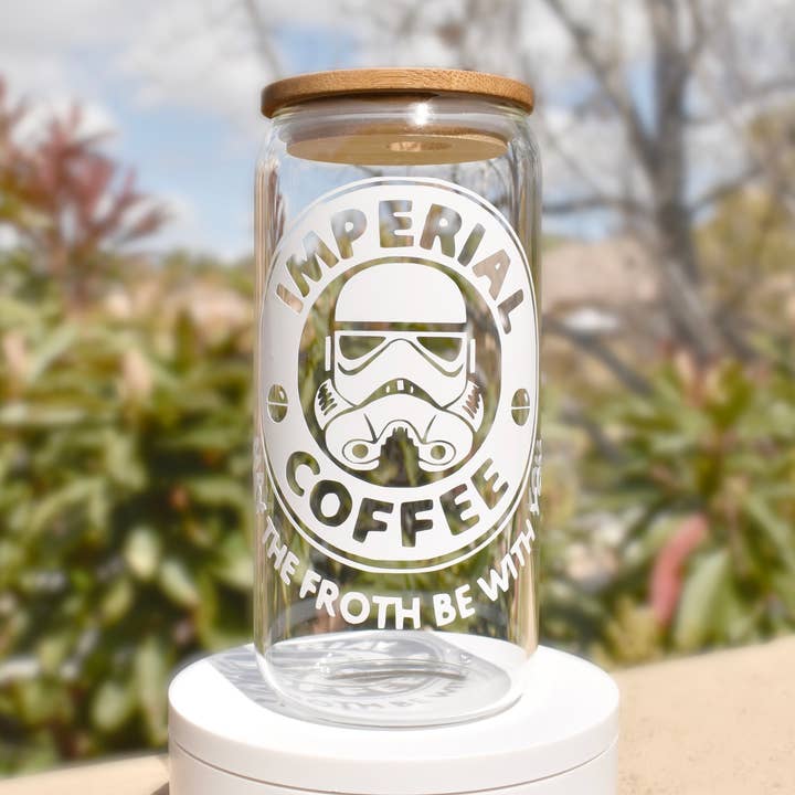 Star Wars Imperial Coffee glazen beker met bamboedeksel en rietje | 475 ml voor wholesale door Snowbelshop