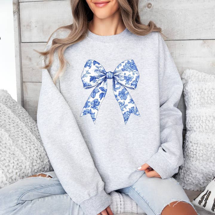 Blå blommig rosett crewneck för wholesale av ChubbyBubbyBear
