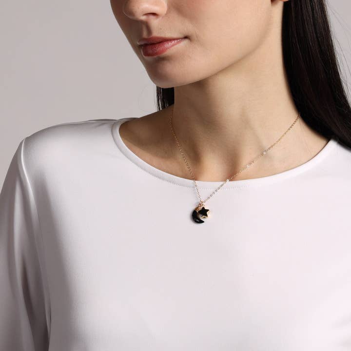 Soul & Little Rose – Großhandel Kette mit Anhänger/Charm – Goldene Halskette mit Mond- und Stern-Edelsteinanhänger2