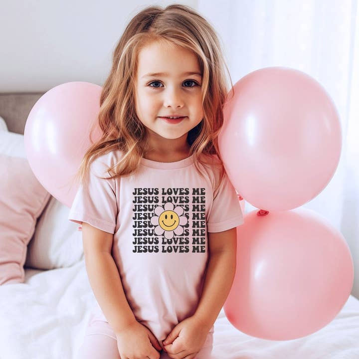 Jesus elsker mig Smiley Kid"s Christian Graphic Tee for engroshandel hos Never Lose Hope Designs
